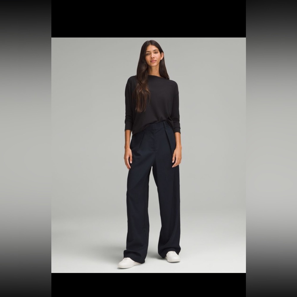 lululemon athletica Pleat-Front High- Rise Trouser size 6